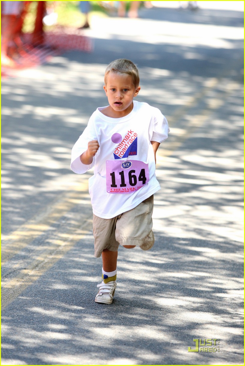 Jake Gyllenhaal And Reese Witherspoon And Kids