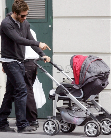 Jake Gyllenhaal And Reese Witherspoon And Kids