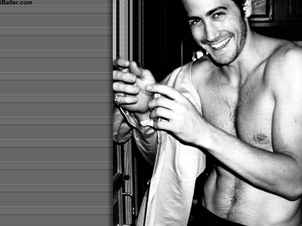 Jake Gyllenhaal Shirtless Pics