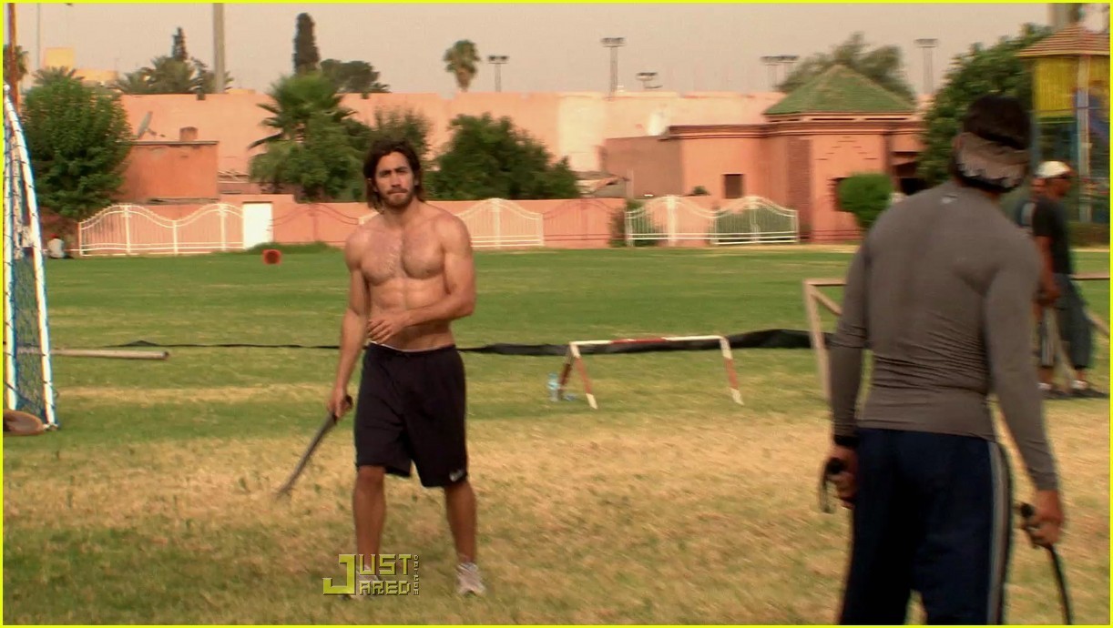 Jake Gyllenhaal Shirtless Pics