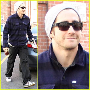 Jake Gyllenhaal Taylor Swift Scarf