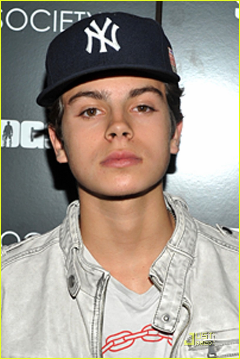 Jake T Austin Girlfriend Hailey