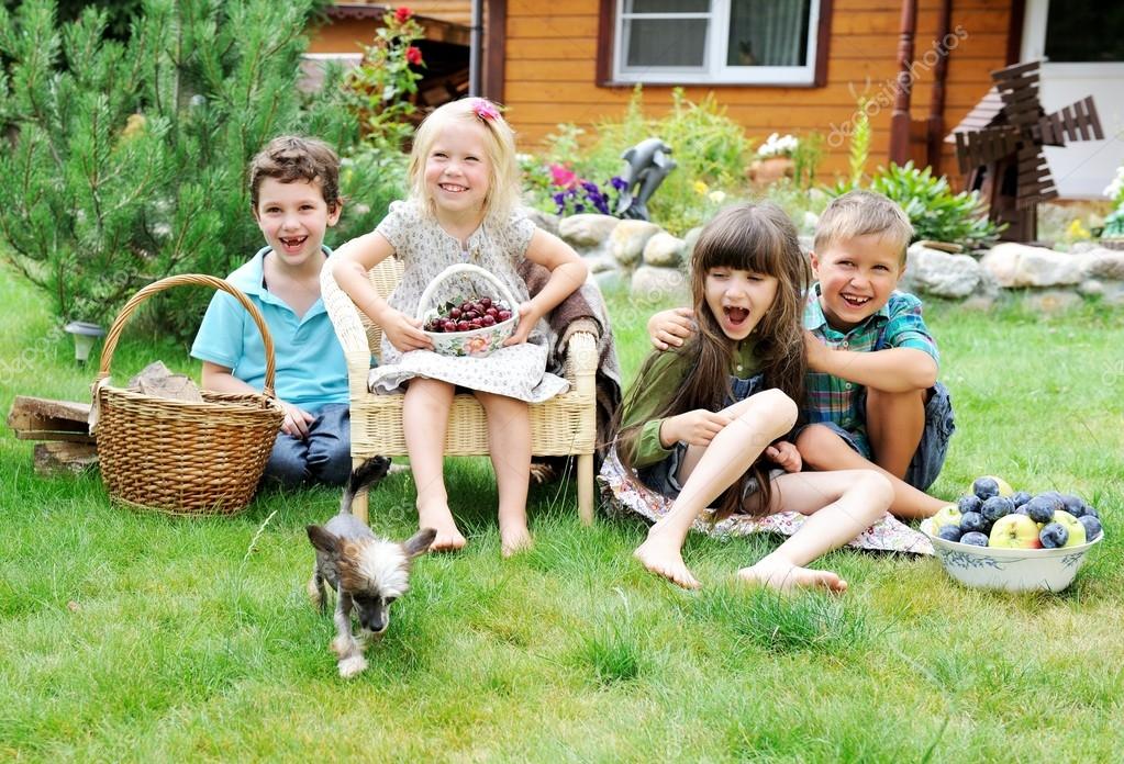 Pictures Of Children Playing In The Park