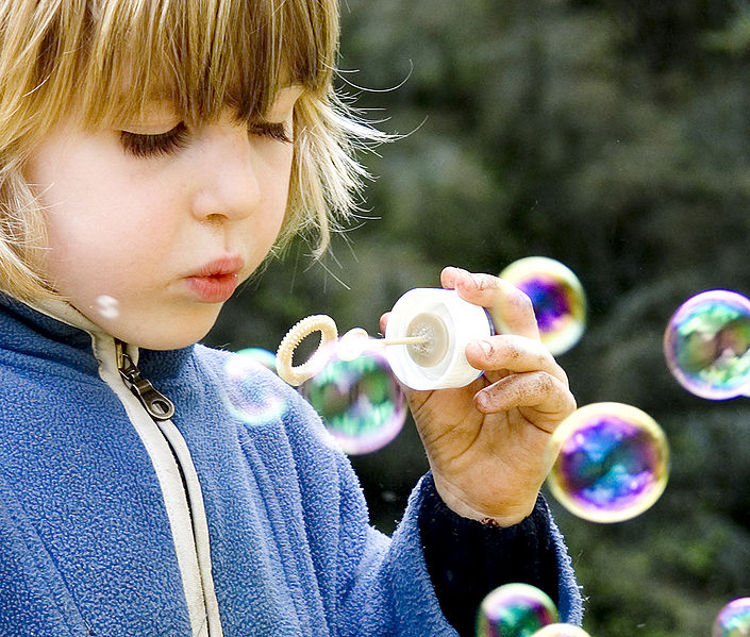 Pictures Of Children Playing Outside