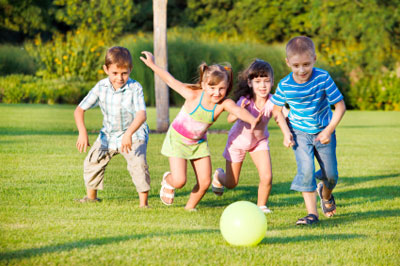 Pictures Of Children Playing Outside