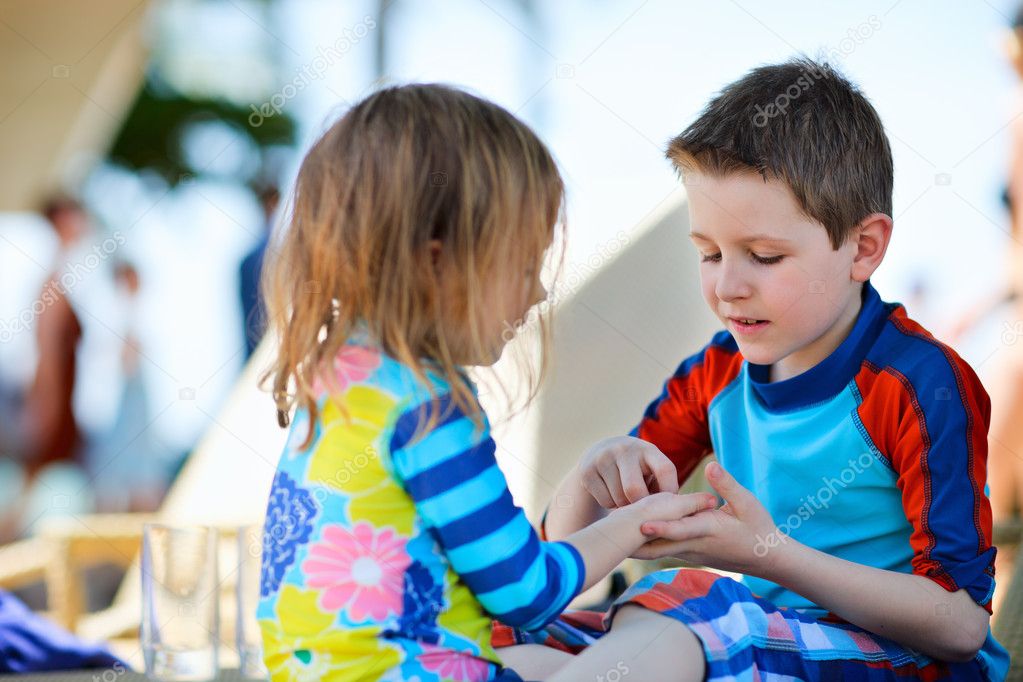 Pictures Of Children Playing Together